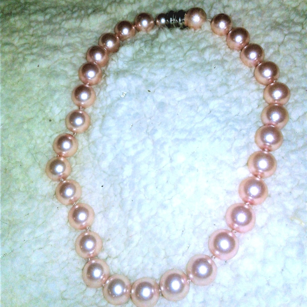 Heavy and chunky Pink Pearl Necklace
